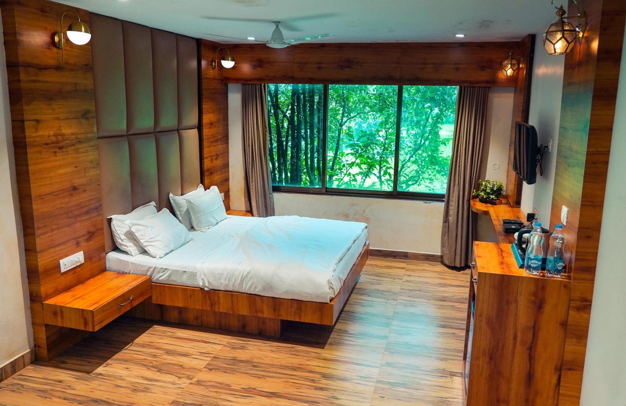 Whispering Peepul Resort Badlapur Eksteriør bilde