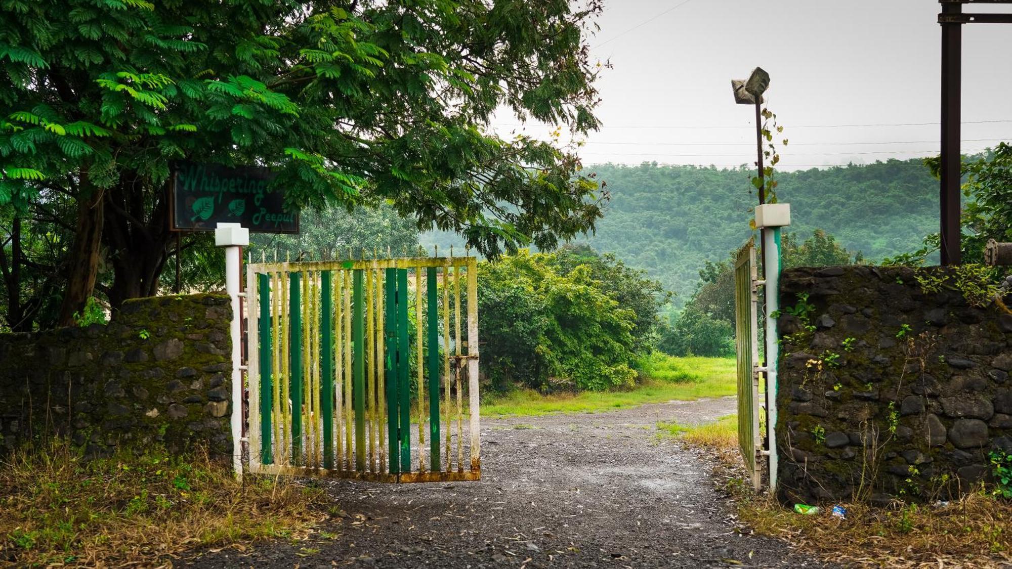 Whispering Peepul Resort Badlapur Eksteriør bilde