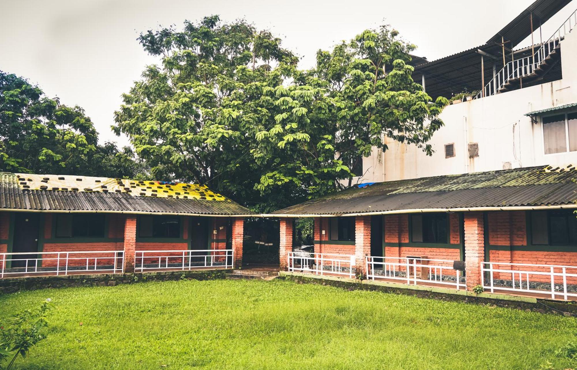 Whispering Peepul Resort Badlapur Eksteriør bilde