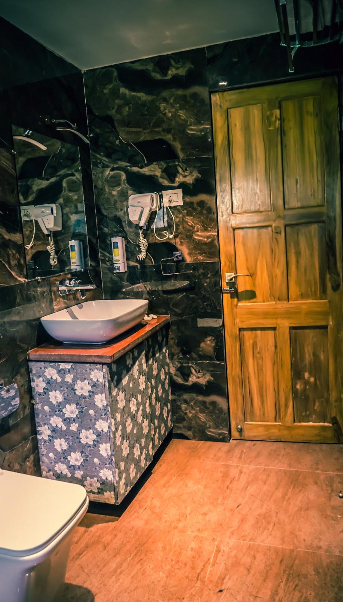 Whispering Peepul Resort Badlapur Eksteriør bilde