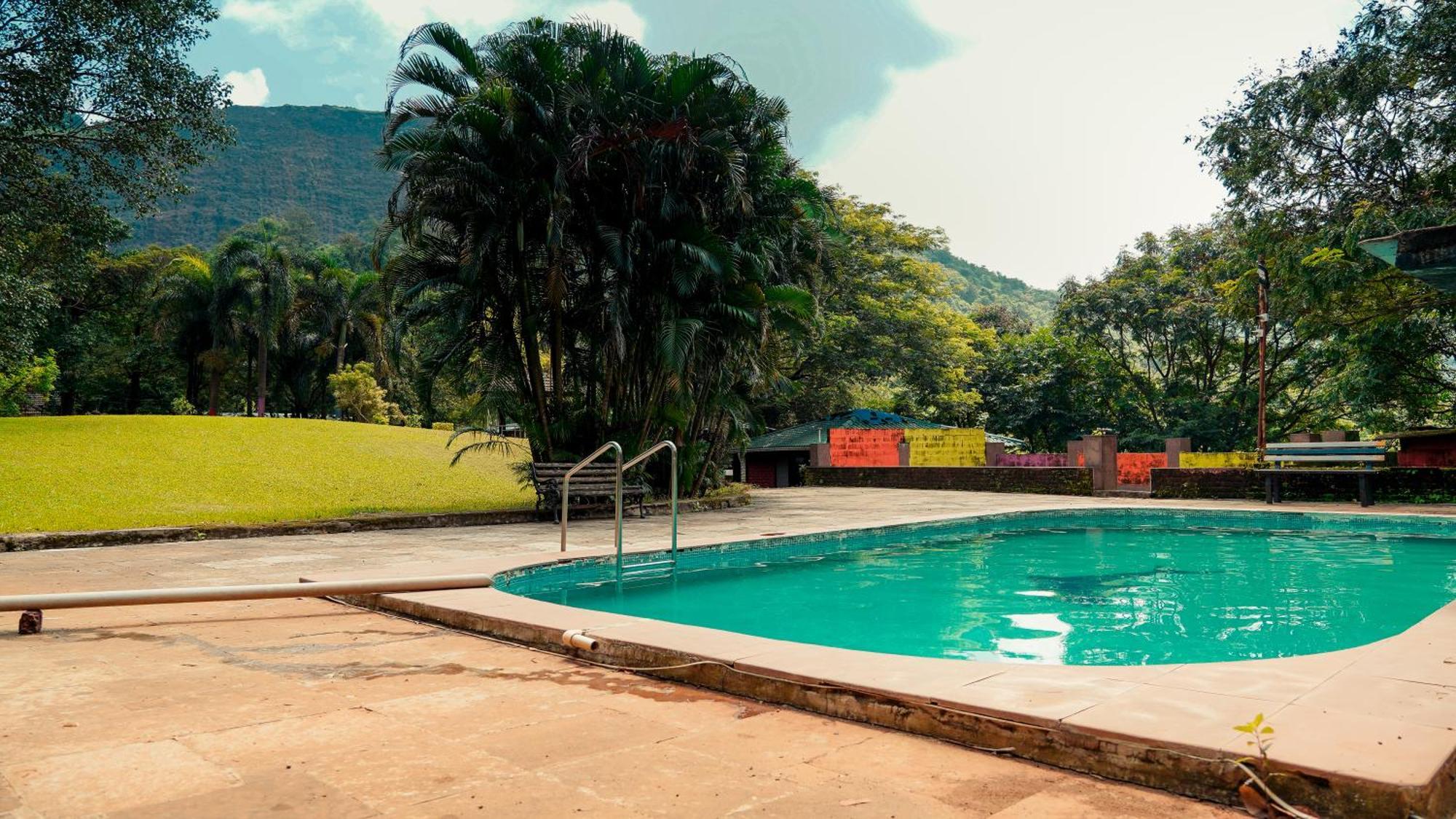 Whispering Peepul Resort Badlapur Eksteriør bilde